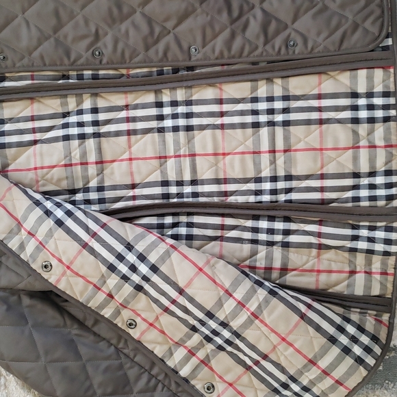Authentic Burberry  quilted Jacket - Picture 4 of 14